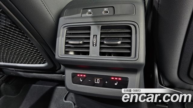 Audi Q5 2025 — photo 24