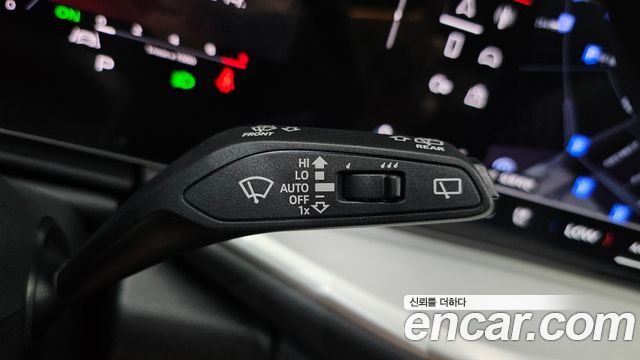 Audi Q5 2025 — photo 28