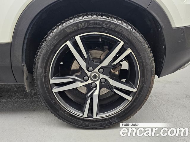 Volvo XC40 2019 — photo 6