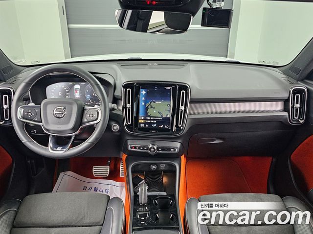 Volvo XC40 2019 — photo 8