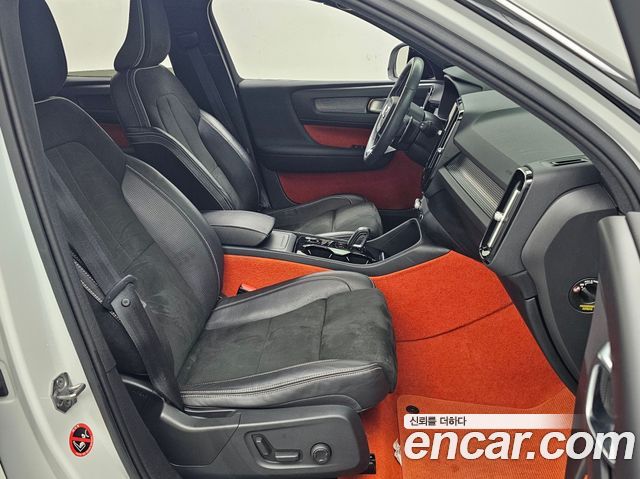 Volvo XC40 2019 — photo 11