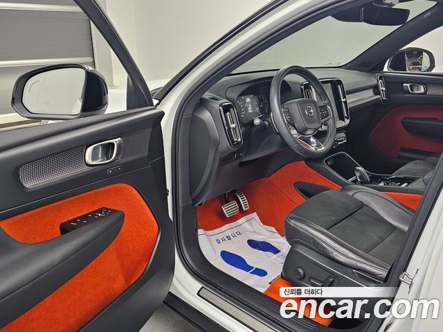 Volvo XC40 2019 — photo 12
