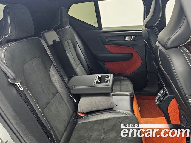 Volvo XC40 2019 — photo 13