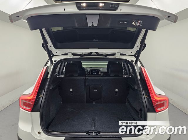 Volvo XC40 2019 — photo 20