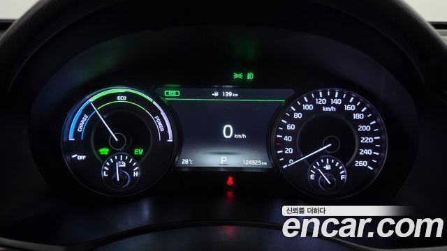 Kia K7 2019 — photo 11