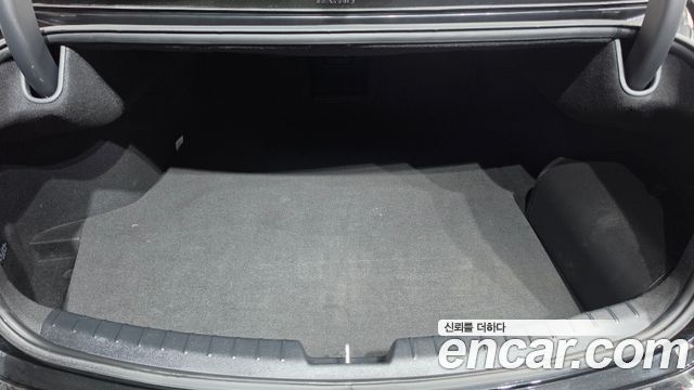Kia K7 2019 — photo 25