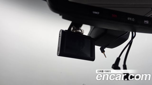 Kia K7 2019 — photo 30