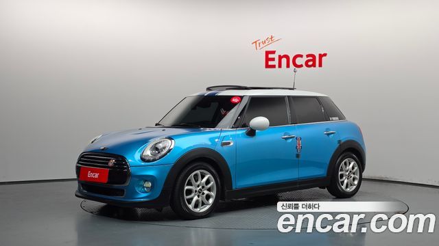 Mini Cooper 2015 — photo 1