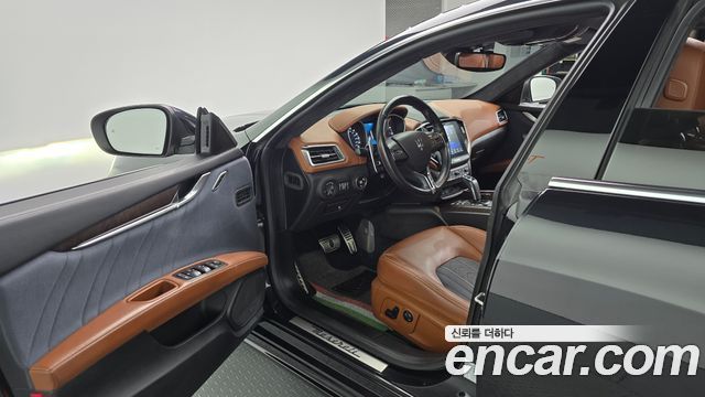 Maserati Ghibli 2019 — photo 13