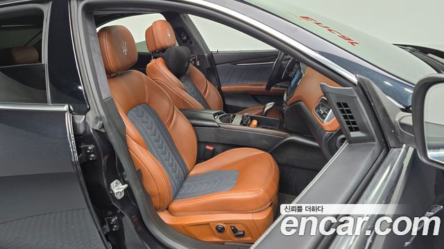 Maserati Ghibli 2019 — photo 16