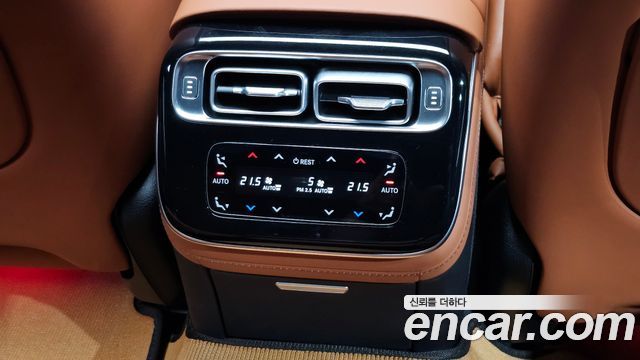 Mercedes-Benz S-Class 2022 — photo 31