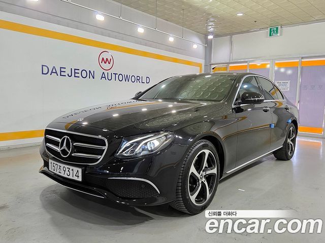 Mercedes-Benz E-Class 2020 — photo 1