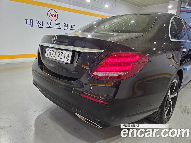Mercedes-Benz E-Class 2020 — photo 5
