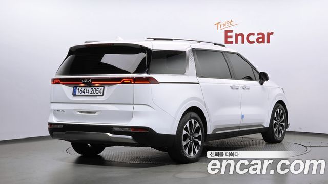 Kia Canival 2022 — photo 2