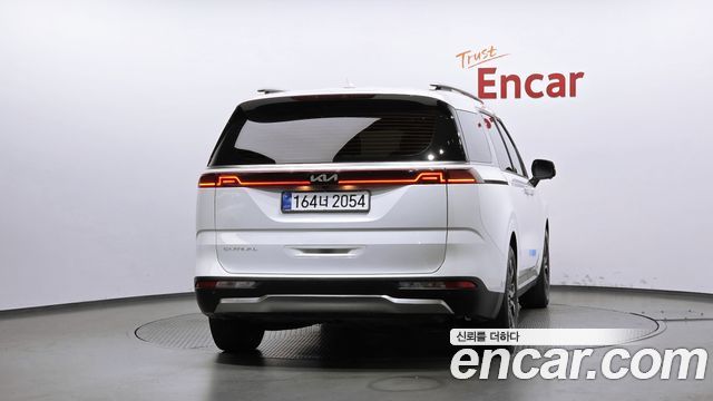 Kia Canival 2022 — photo 4