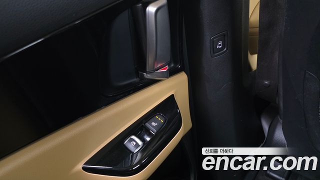 Kia Canival 2022 — photo 16