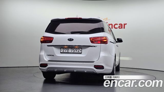 Kia Canival 2019 — photo 4