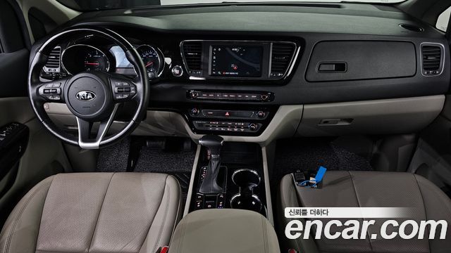 Kia Canival 2019 — photo 7