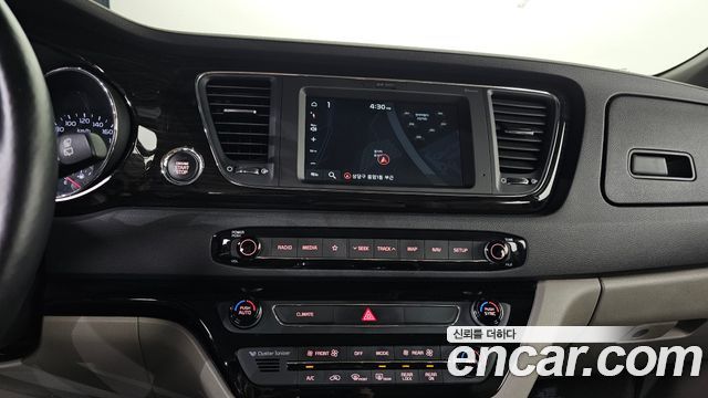 Kia Canival 2019 — photo 15