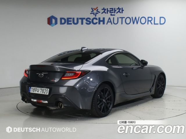 Toyota 86 2024 — photo 2