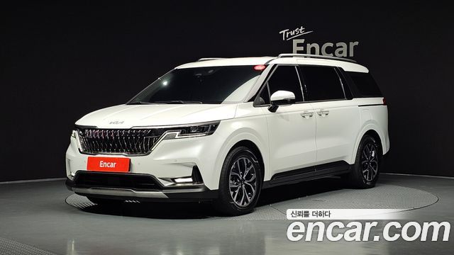 Kia Canival 2023 — photo 1
