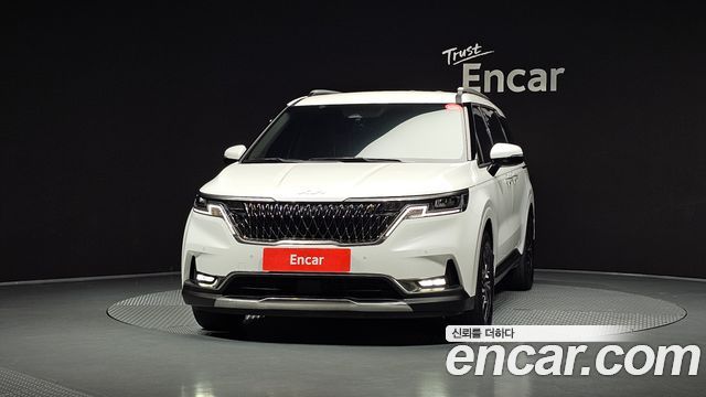 Kia Canival 2023 — photo 3