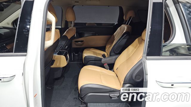Kia Canival 2023 — photo 17