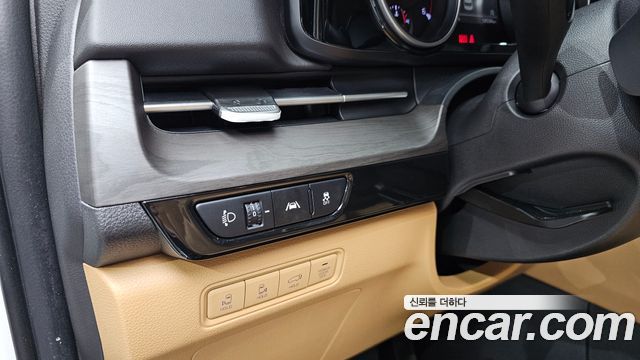 Kia Canival 2023 — photo 24
