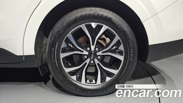 Kia Canival 2023 — photo 7