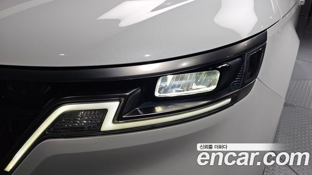 Kia Canival 2023 — photo 8