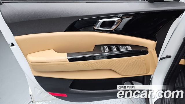 Kia Canival 2023 — photo 14