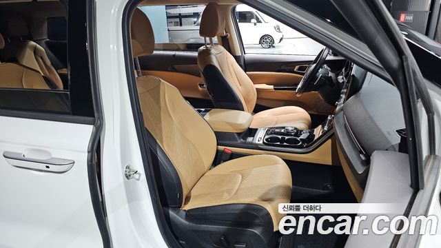 Kia Canival 2023 — photo 15