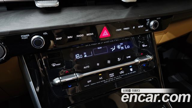 Kia Canival 2023 — photo 26