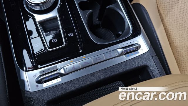 Kia Canival 2023 — photo 27