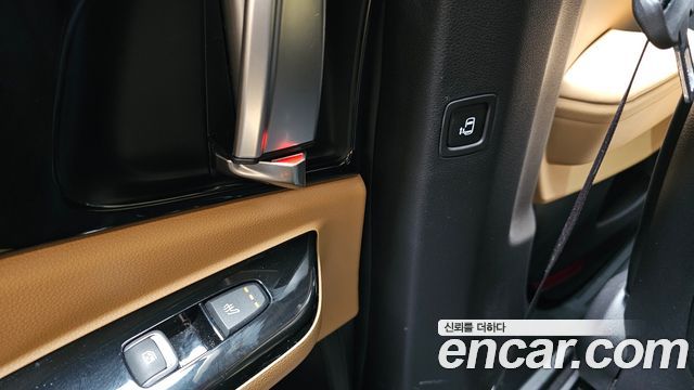 Kia Canival 2023 — photo 32