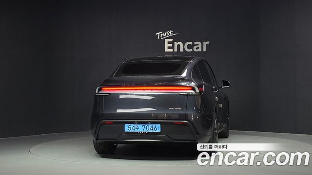 Tesla Model Y 2026 — photo 4