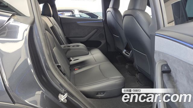 Tesla Model Y 2026 — photo 18