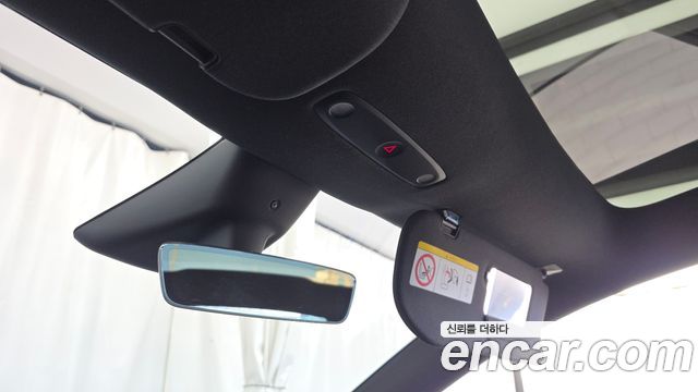 Tesla Model Y 2026 — photo 23