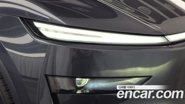 Tesla Model Y 2026 — photo 8