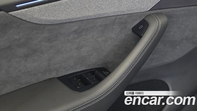 Tesla Model Y 2026 — photo 16