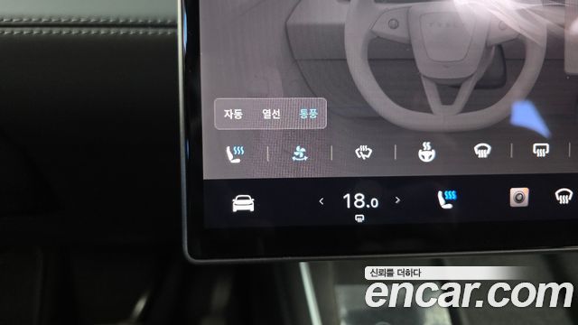Tesla Model Y 2026 — photo 31