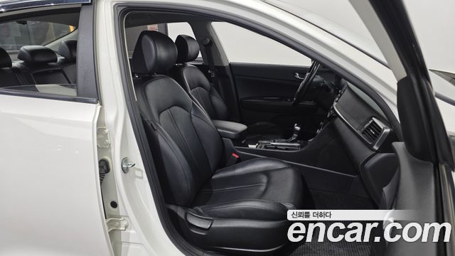 Kia K5 2016 — photo 12