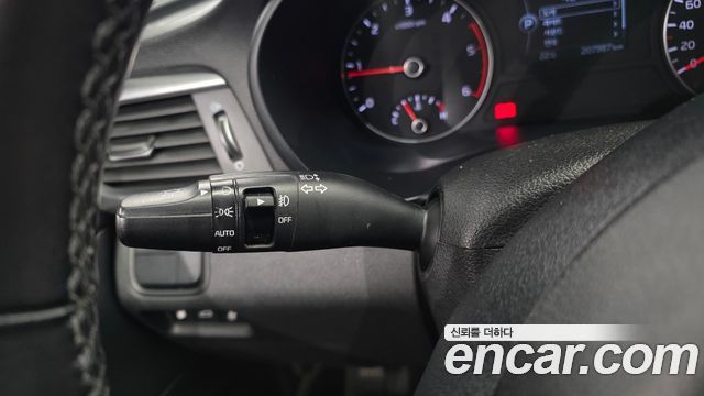 Kia K5 2016 — photo 16