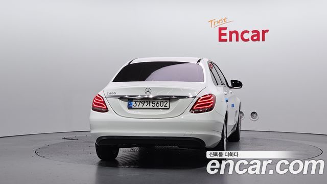 Mercedes-Benz C-Class 2017 — photo 4