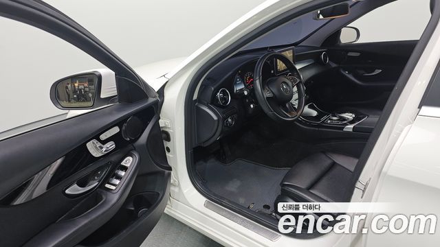 Mercedes-Benz C-Class 2017 — photo 10
