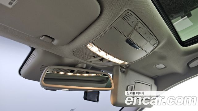 Mercedes-Benz C-Class 2017 — photo 19