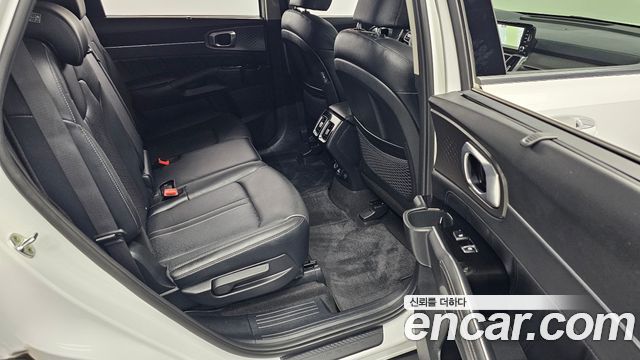 Kia Sorento 2023 — photo 17