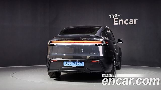 Tesla Model Y 2026 — photo 4