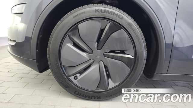 Tesla Model Y 2026 — photo 5