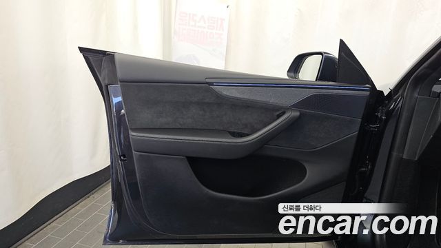 Tesla Model Y 2026 — photo 14